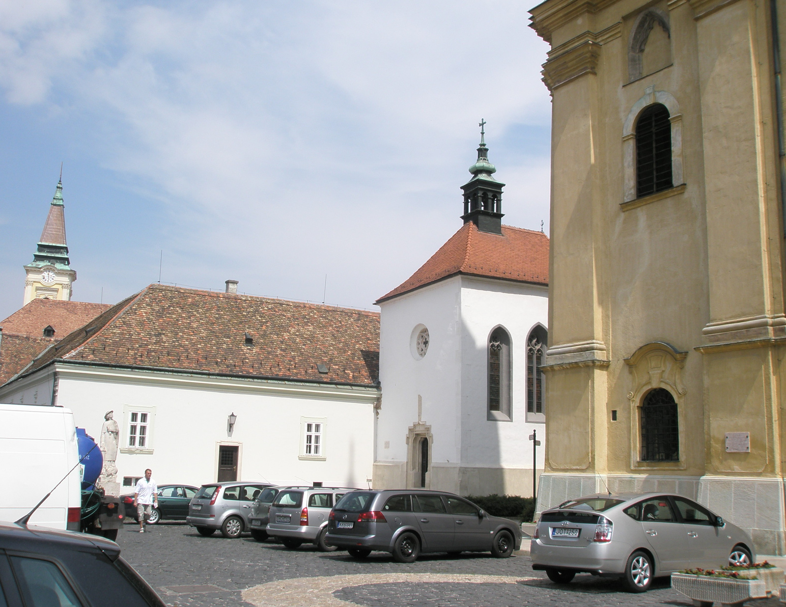 Bazilikatér az Anna kápolnával