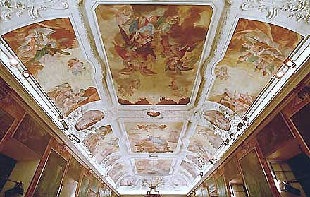 1998., 1999. és 2000. Minoritensaal, mennyezeti freskó - Graz, A