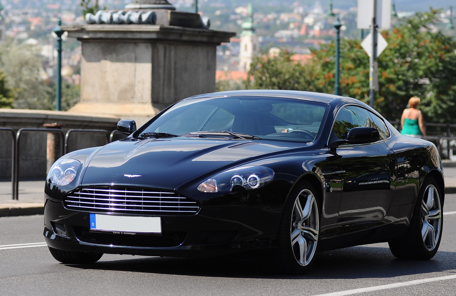 Aston Martin DB9