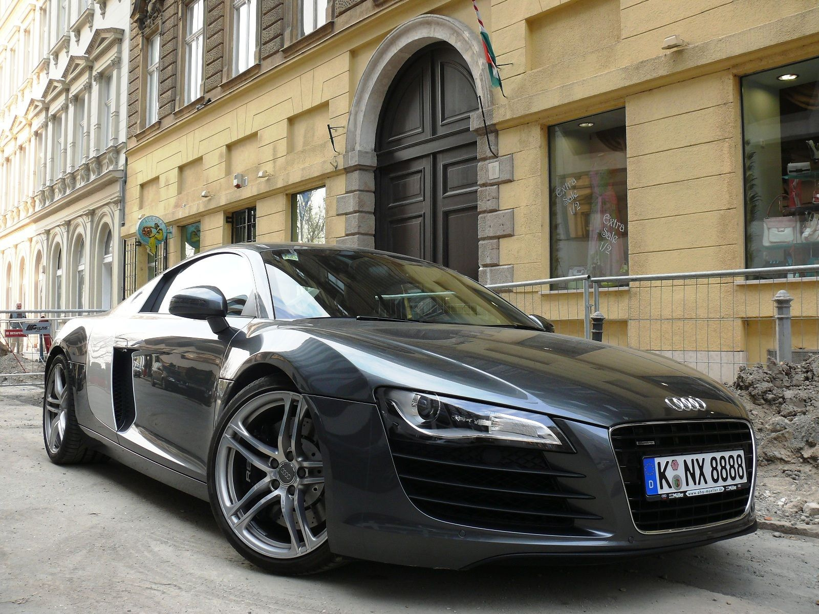 Audi R8