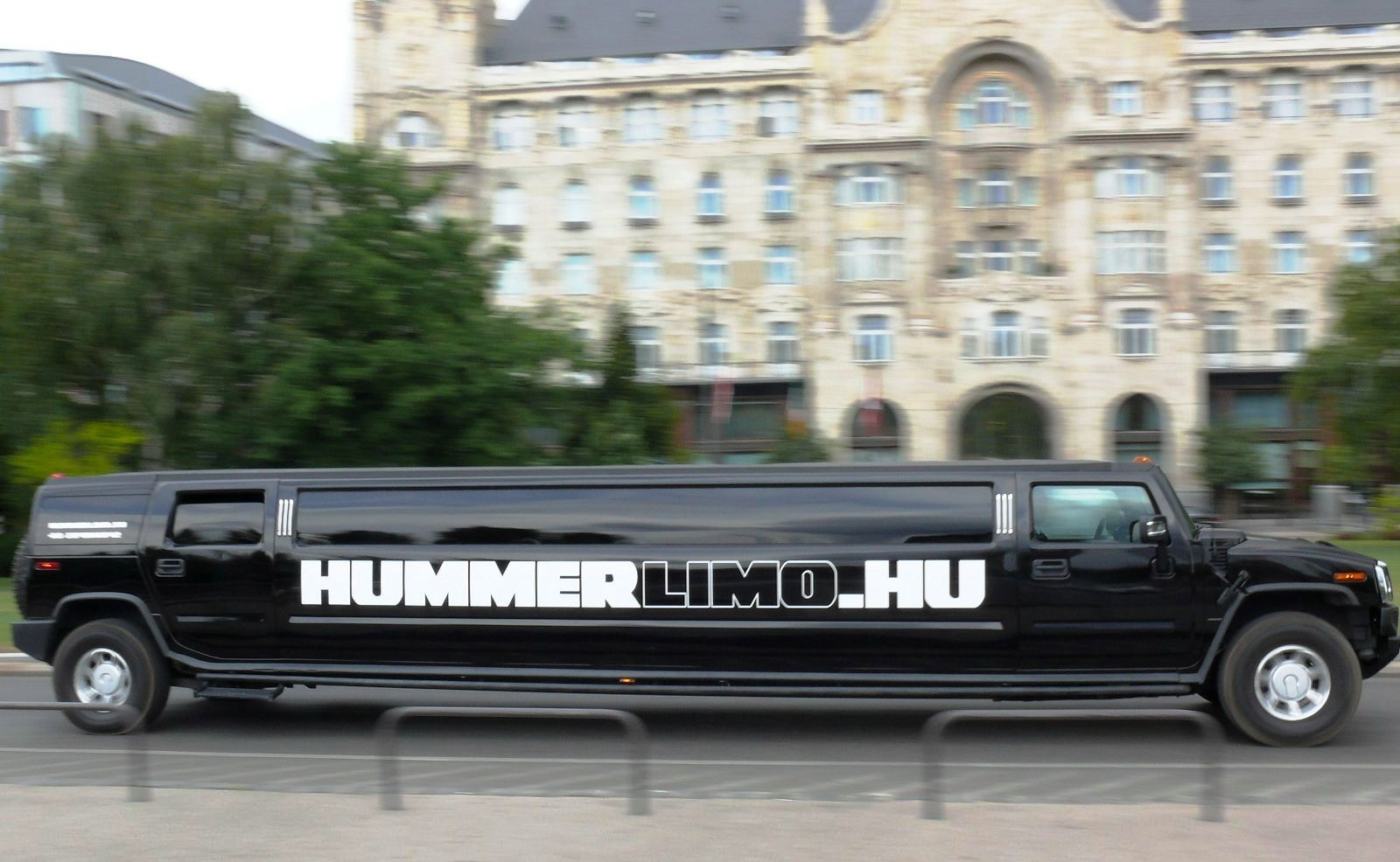 Hummer limuzin