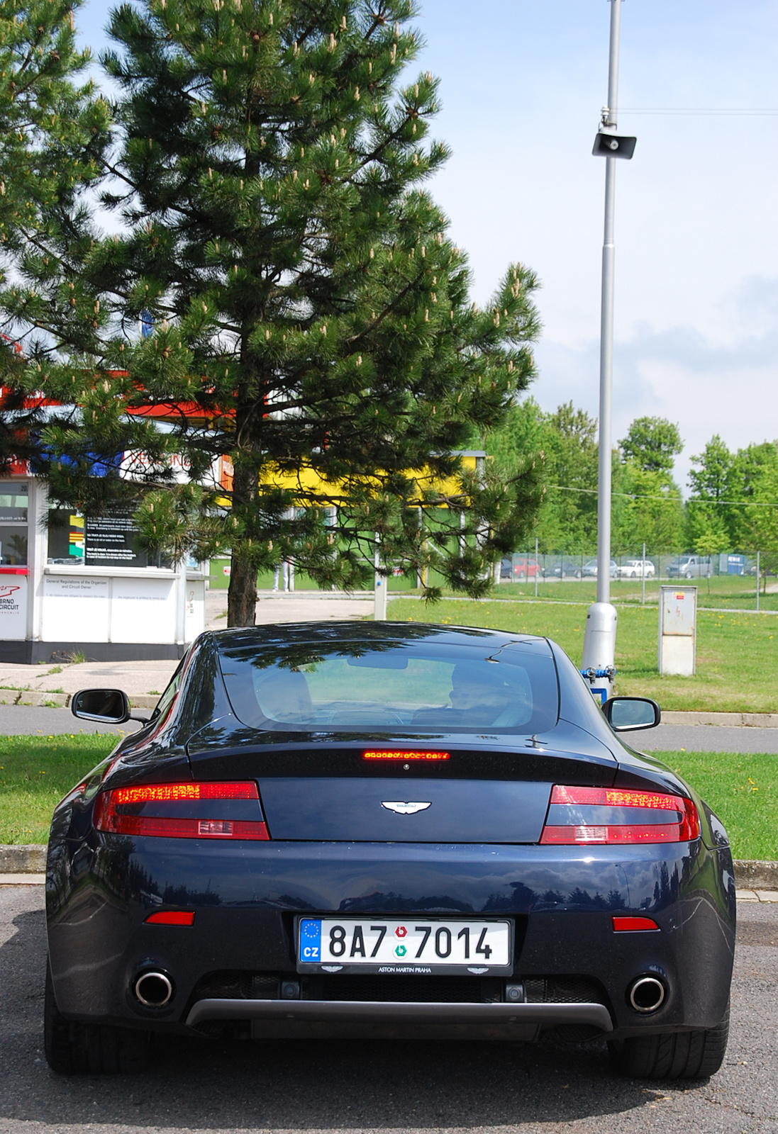 Aston Martin V8 Vantage