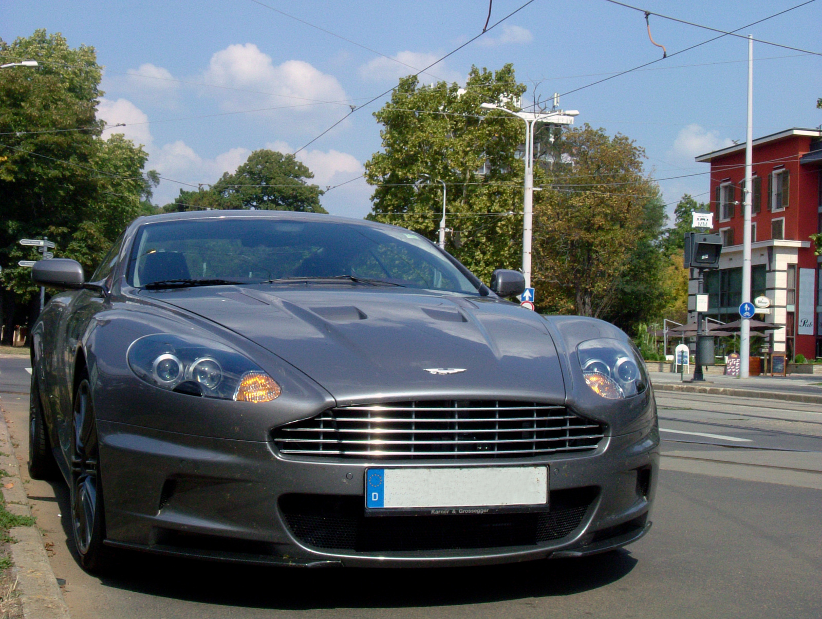 Aston Martin DBS