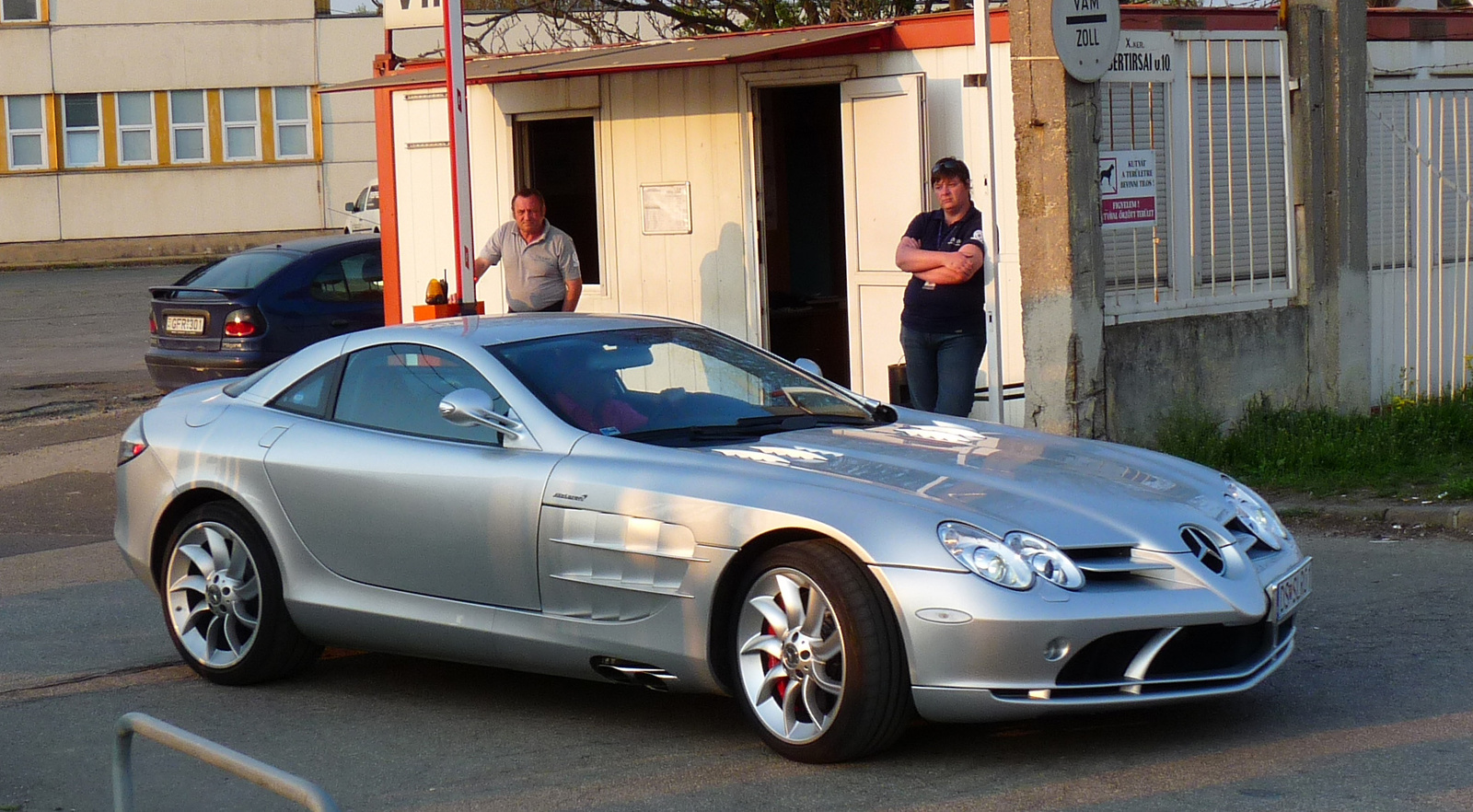 McLaren SLR