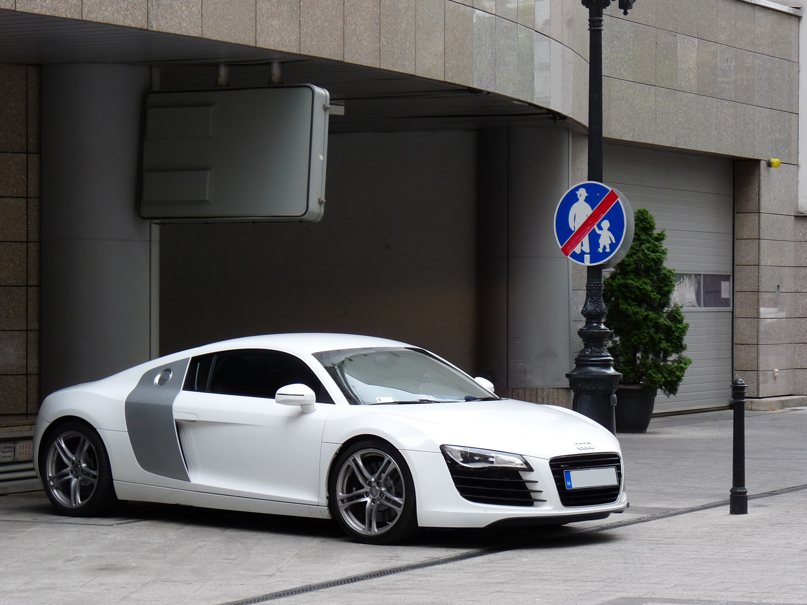 Audi R8