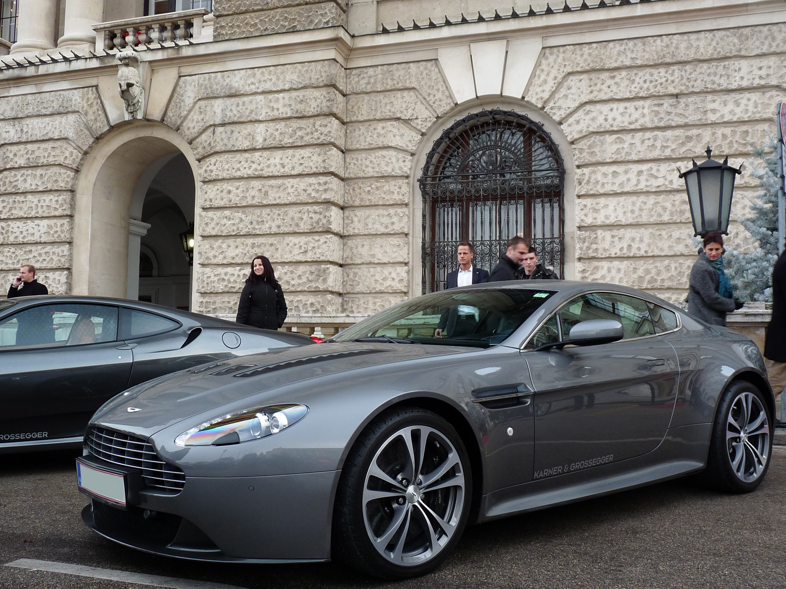 Aston Martin V12 Vantage