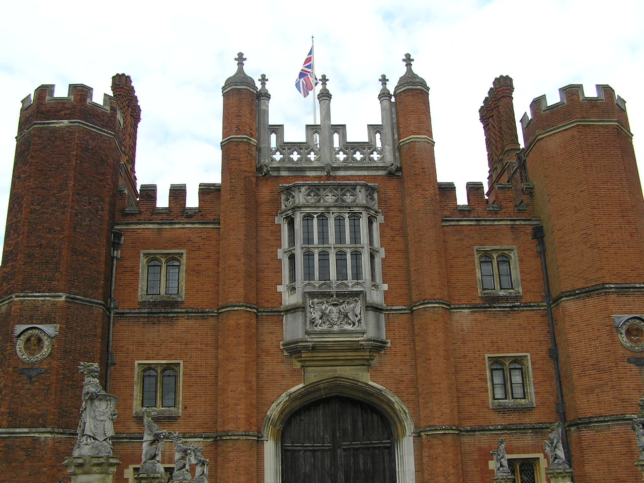 London 520 Hampton Court