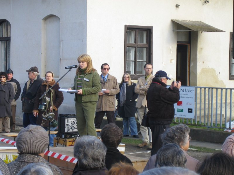 2007-02-23 Demonstráció a vasútállomás előtt