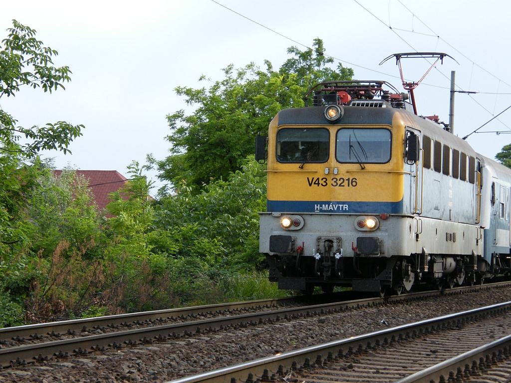 V43 3216