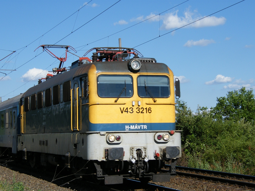 V43 3216