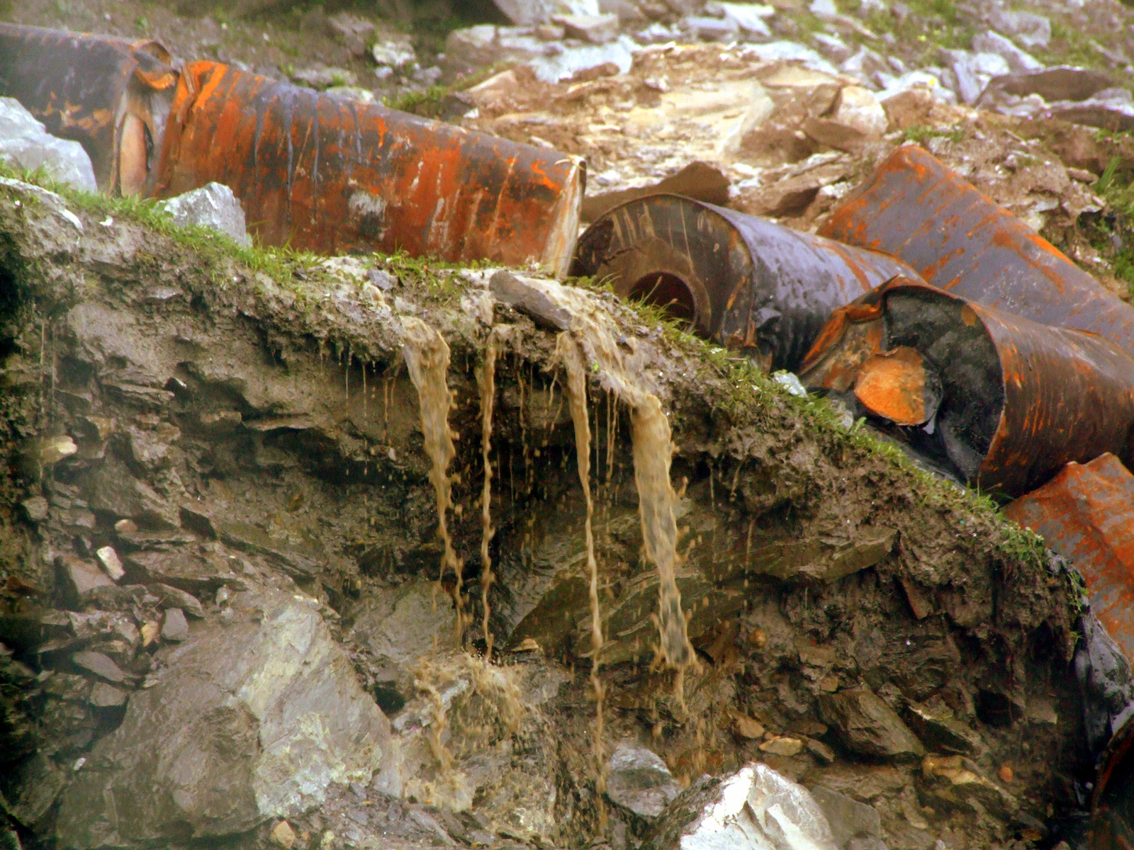 Szeméthalom a Rohtang-hágónál