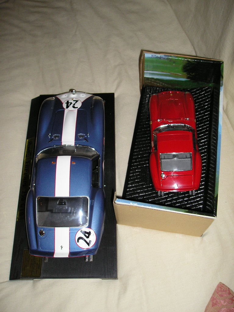 011 Revell & HW Ferrari 250 GTO