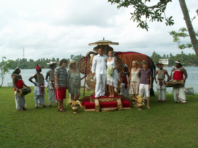 Moni és Karcsi esküvőjén Sri Lanka