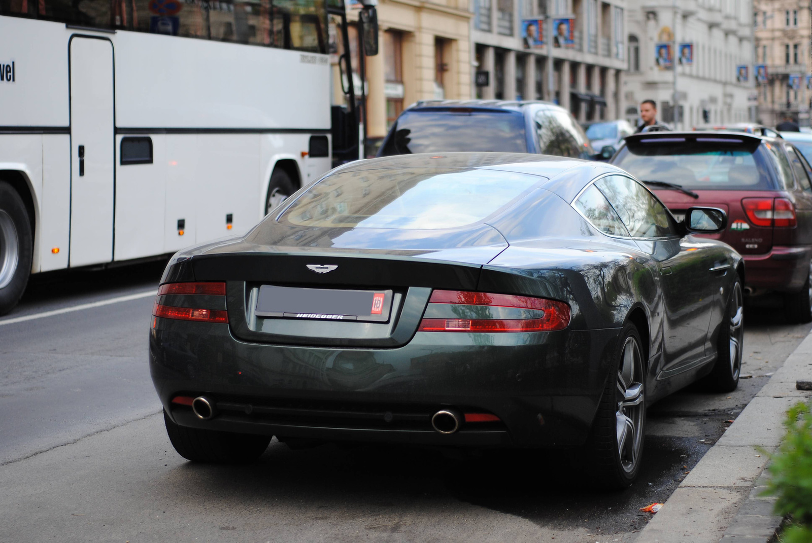 Aston Martin DB9