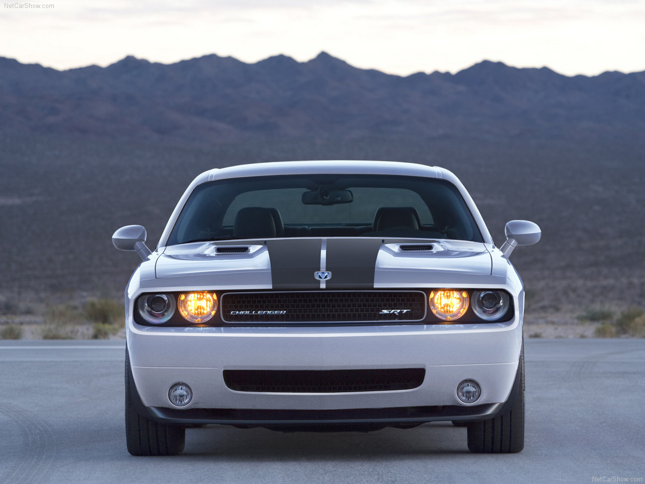 Dodge-Challenger SRT8 Silver 2009 1280x960 wallpaper 0a