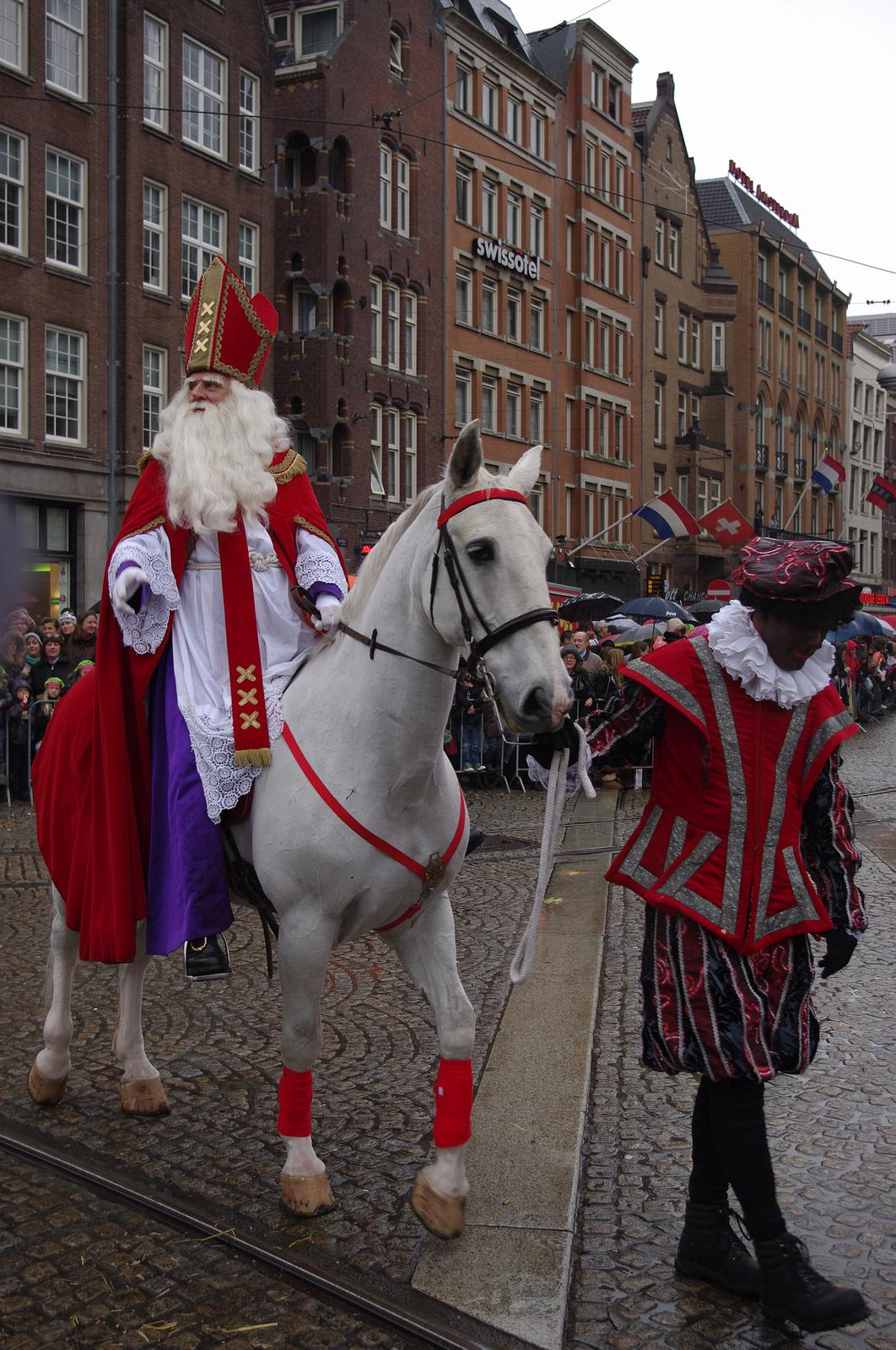 megérkezett Sinterklaas