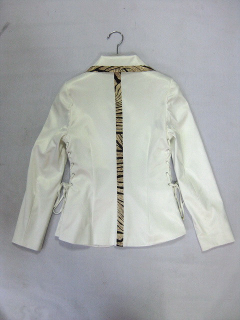 90822A-01 D&G WHITE COTTON&POLYESTER TOP SIZE 2 4 6(BACK) PRICE 