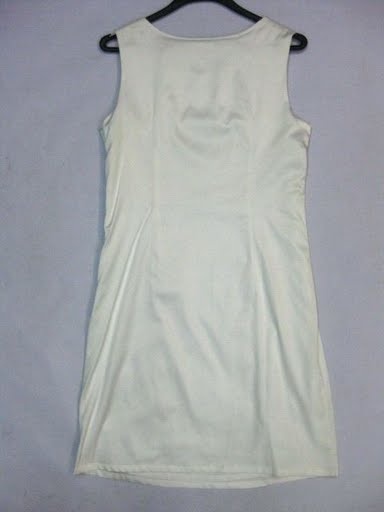 90809A-03 CHANEL WHITE SILK SATIN DRESS SIZE 2 4 6(BACK) PRICE U