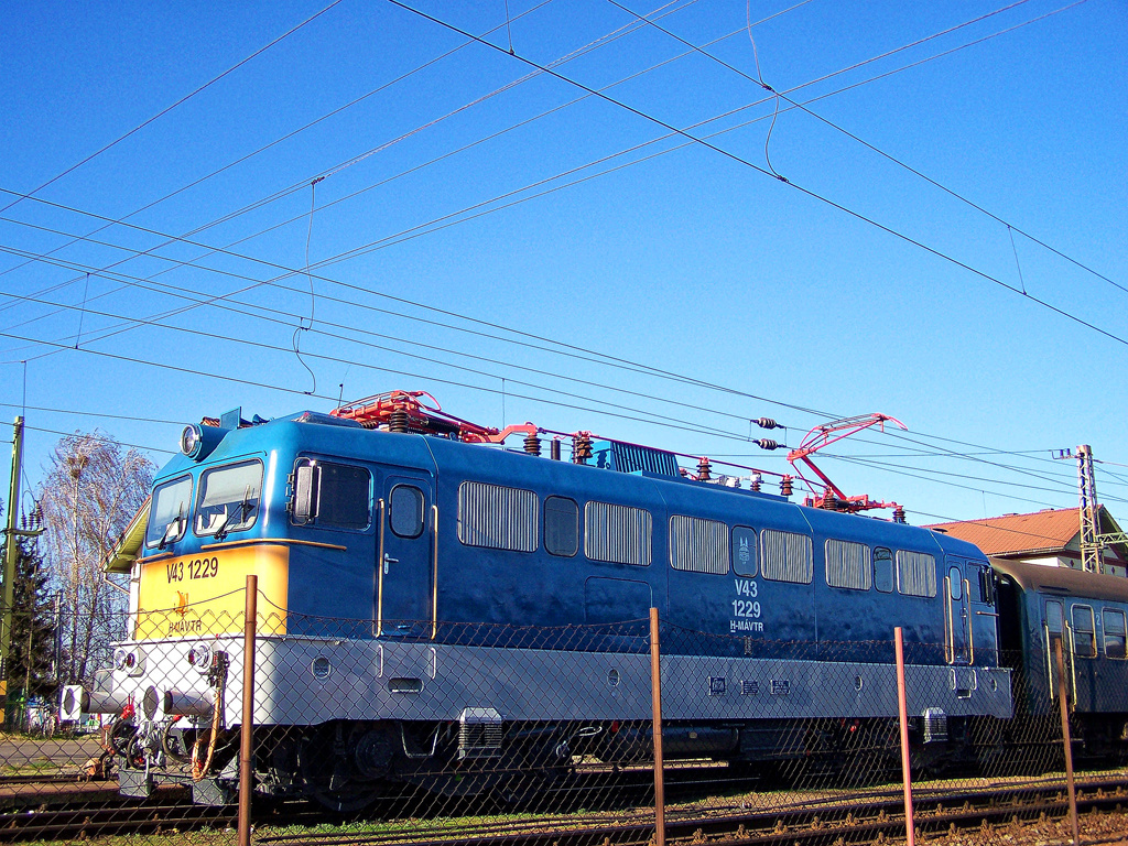 V43 - 1229 Dombóvár (2010.11.15).02.