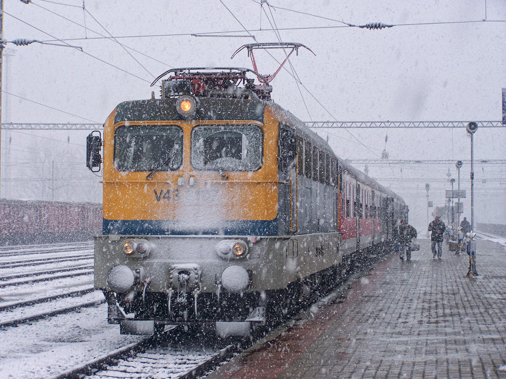 V43 - 3197 Dombóvár (2010.12.09).