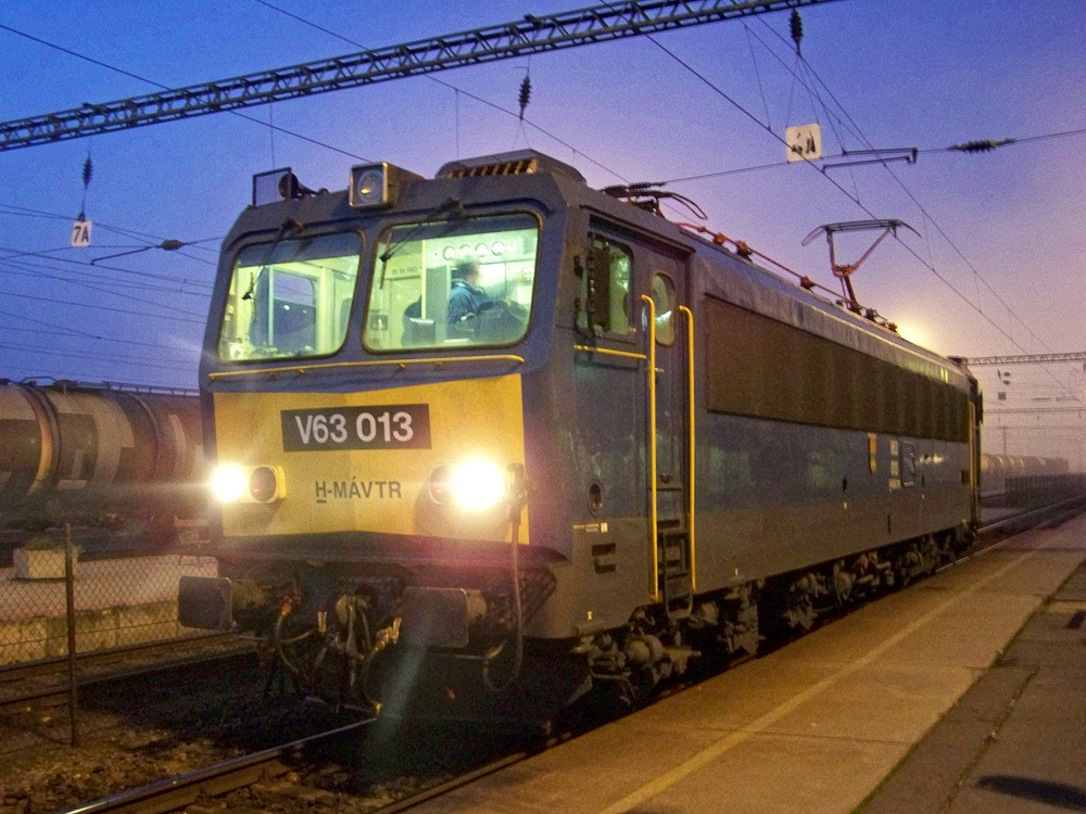 V63 - 013 Dombóvár (2010.10.15).