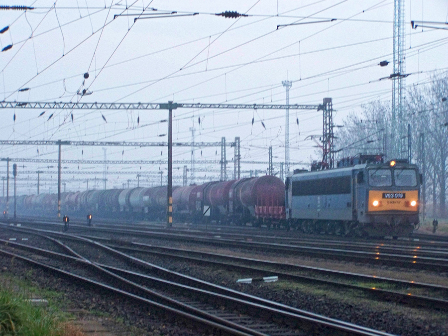 V63 - 019 Dombóvár (2010.11.17).