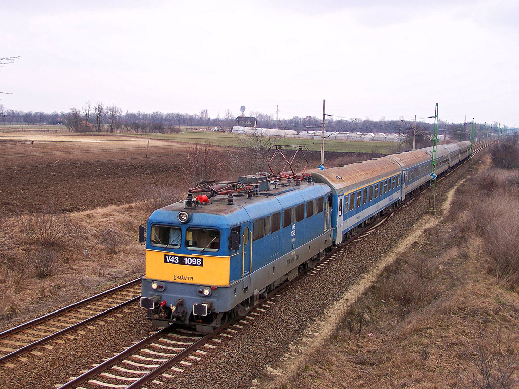 V43 - 1098 Kiskunfélegyháza (2011.02.19)02