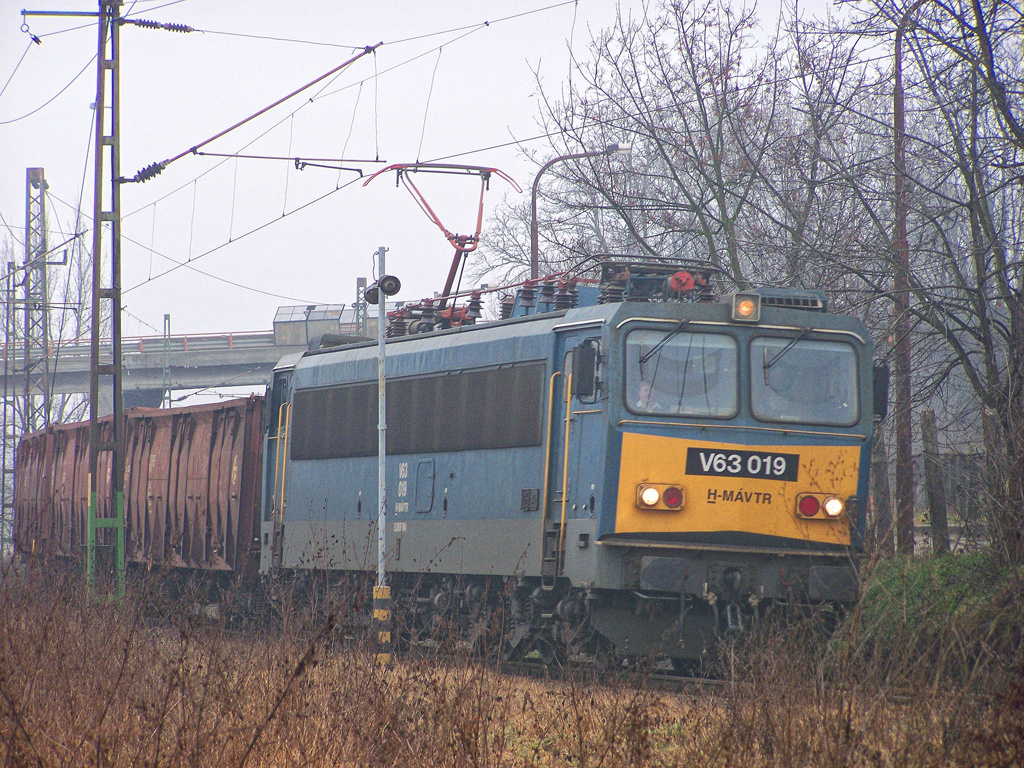 V63 - 019 Dombóvár (2011.01.18).