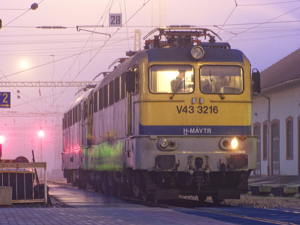 V43 - 3216 + V43 - 3209 Dombóvár (2011.01.18).