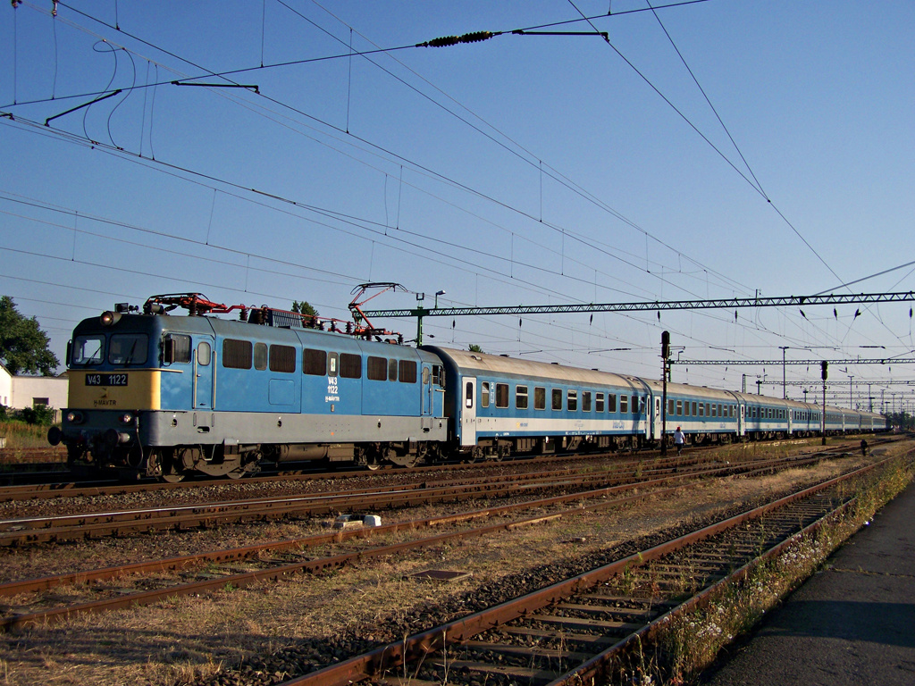 V43 - 1122 Sárbogárd (2011.07.11).