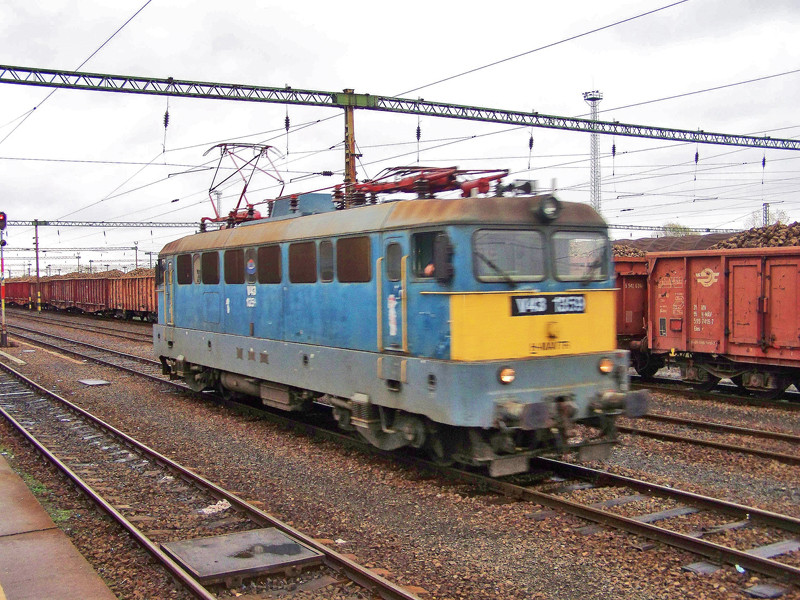 V43 - 1359 Dombóvár (2009.11.10).01