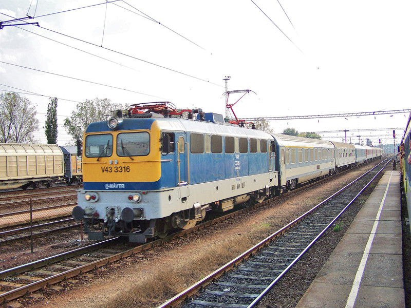 V43 - 3316 Dombóvár (2009.09.28).
