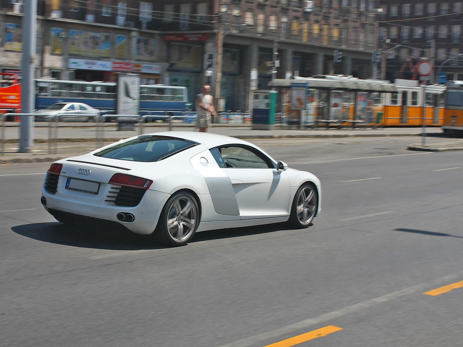 Audi R8