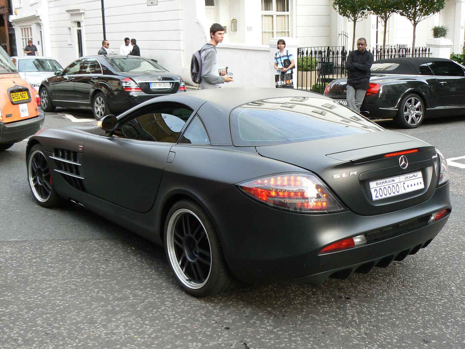 (6) McLaren Mercedes SLR 722