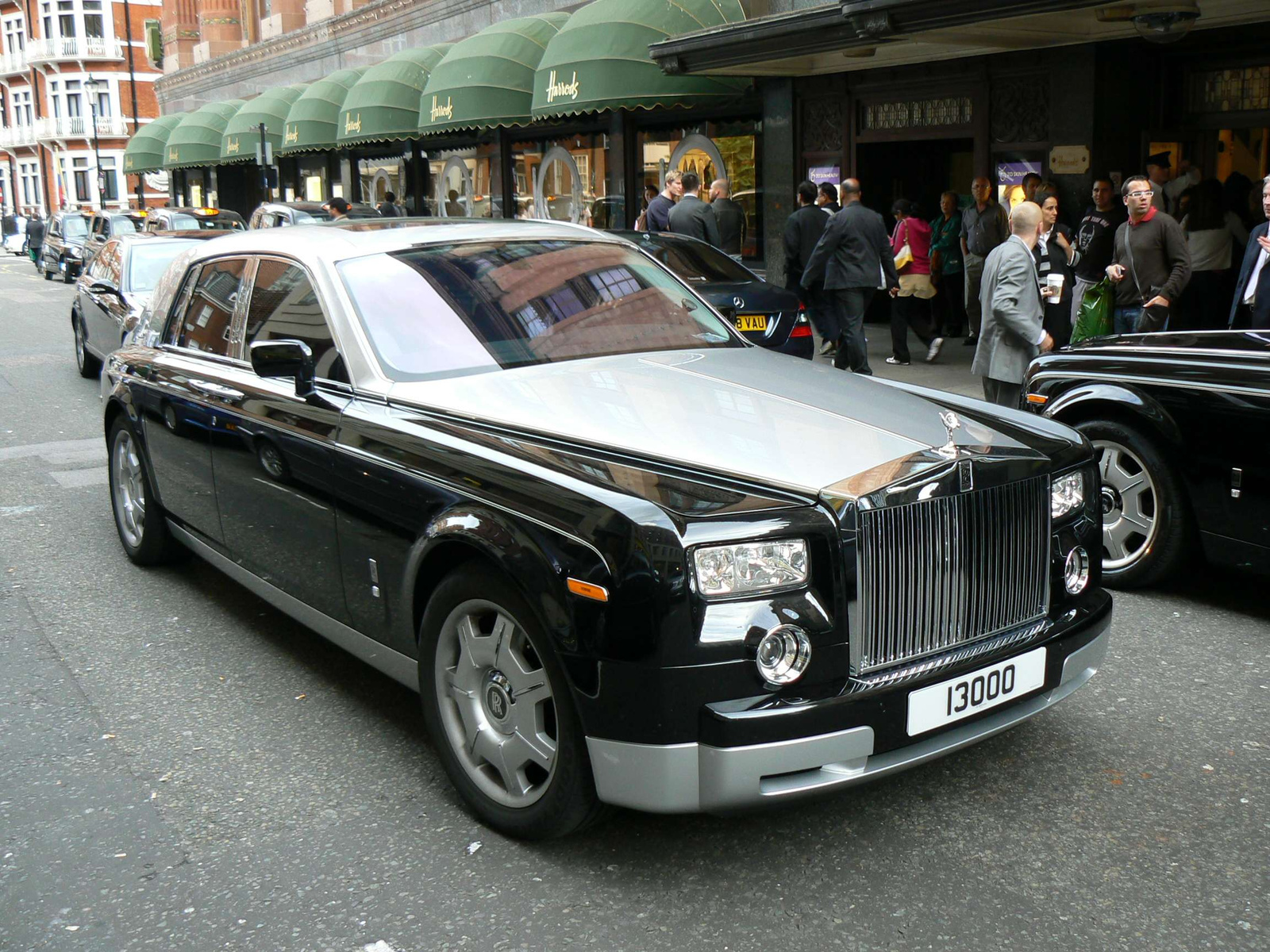 (6) Rolls-Royce Phantom