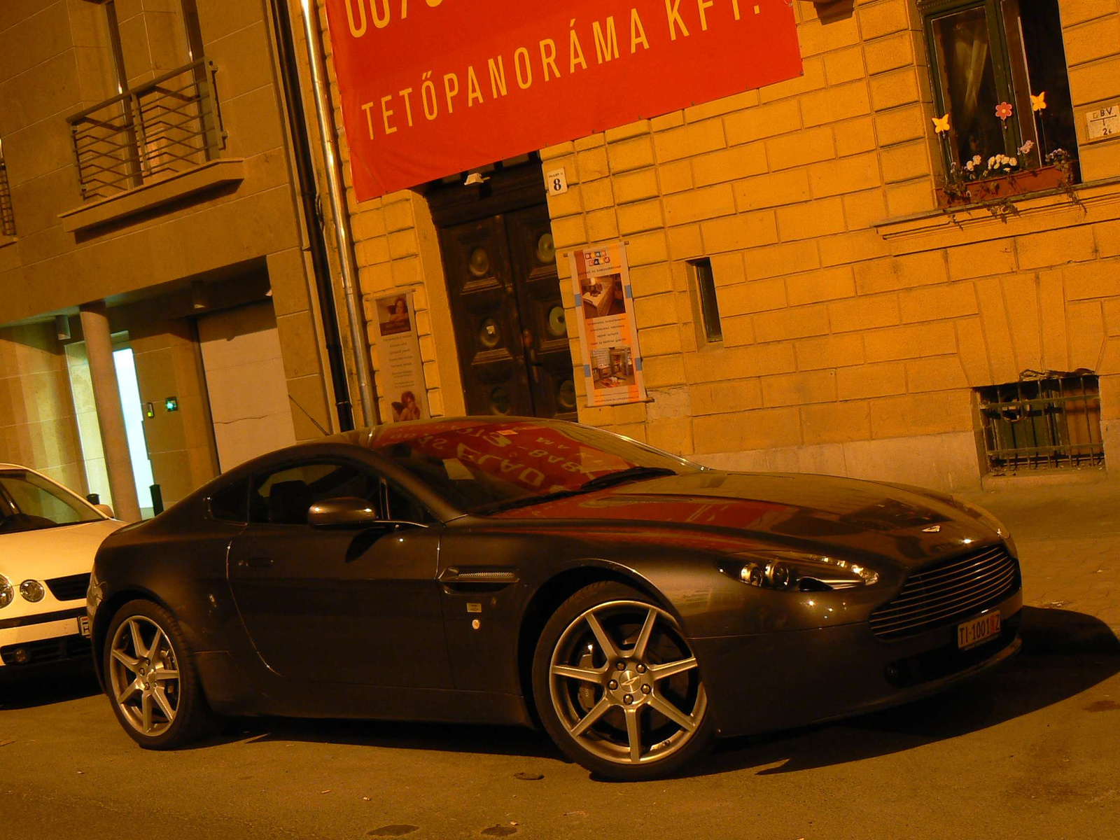 Aston Martin Vantage 039