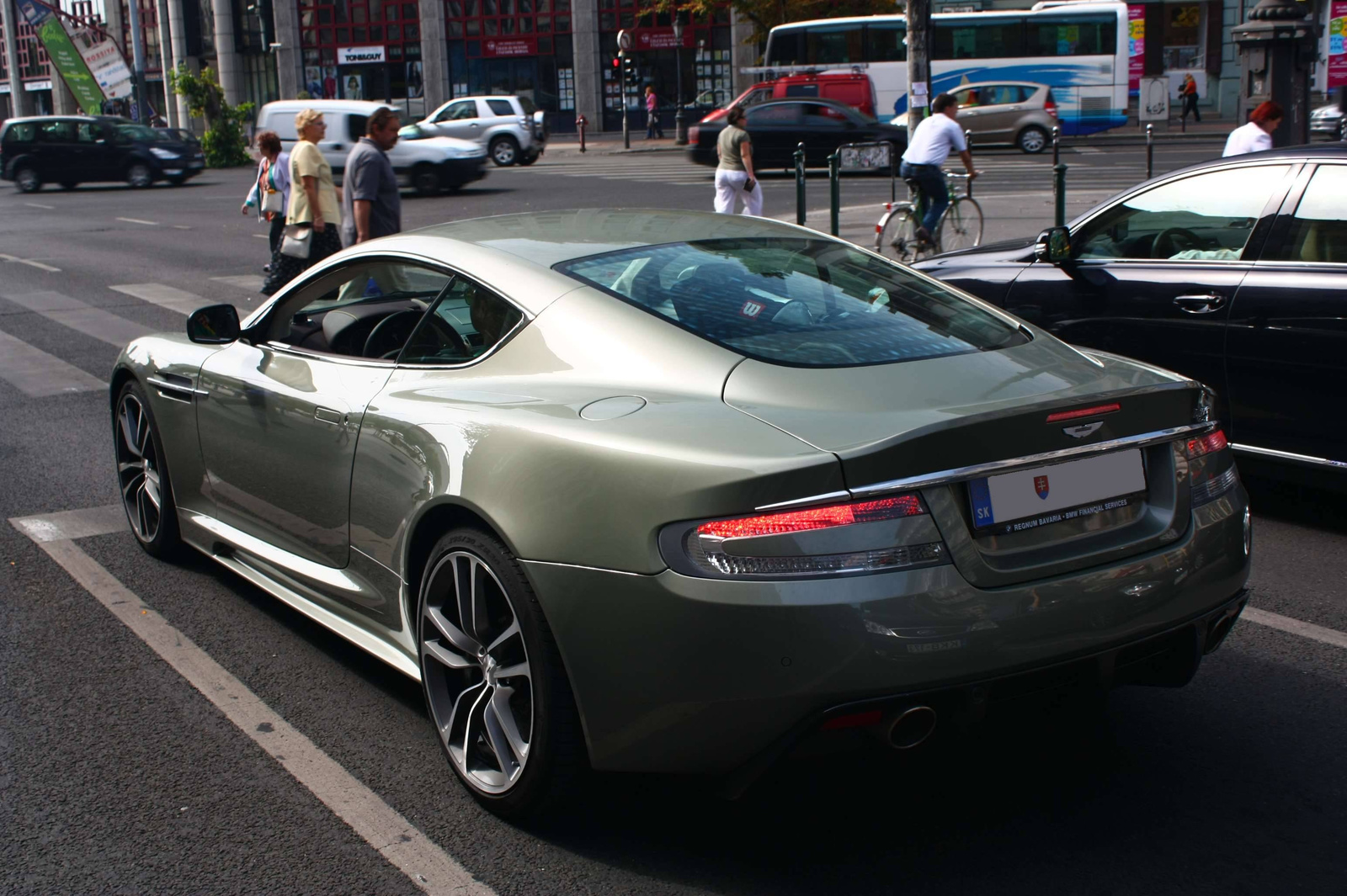 Aston Martin DBS 014