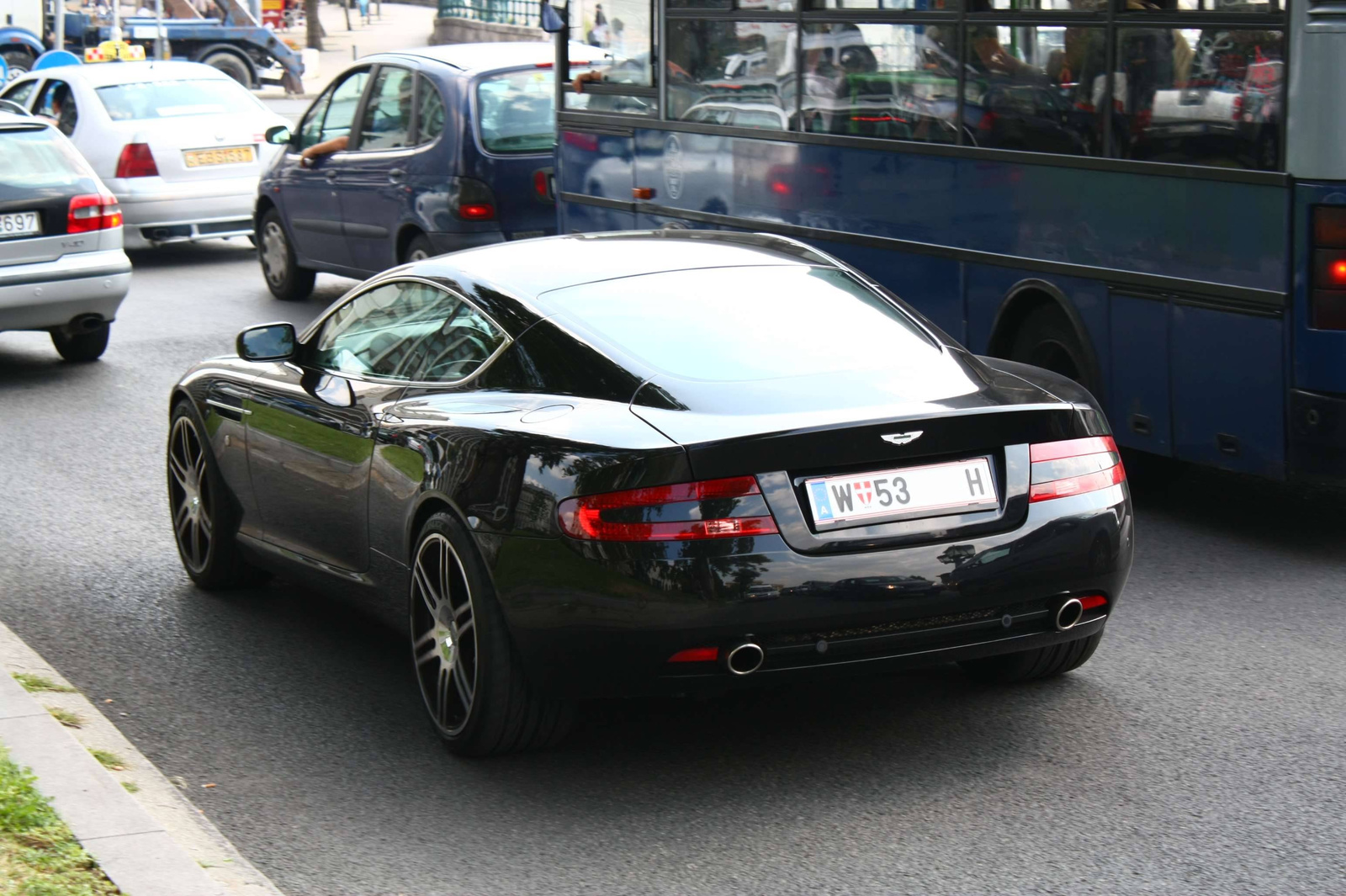 Aston Martin DB9 057