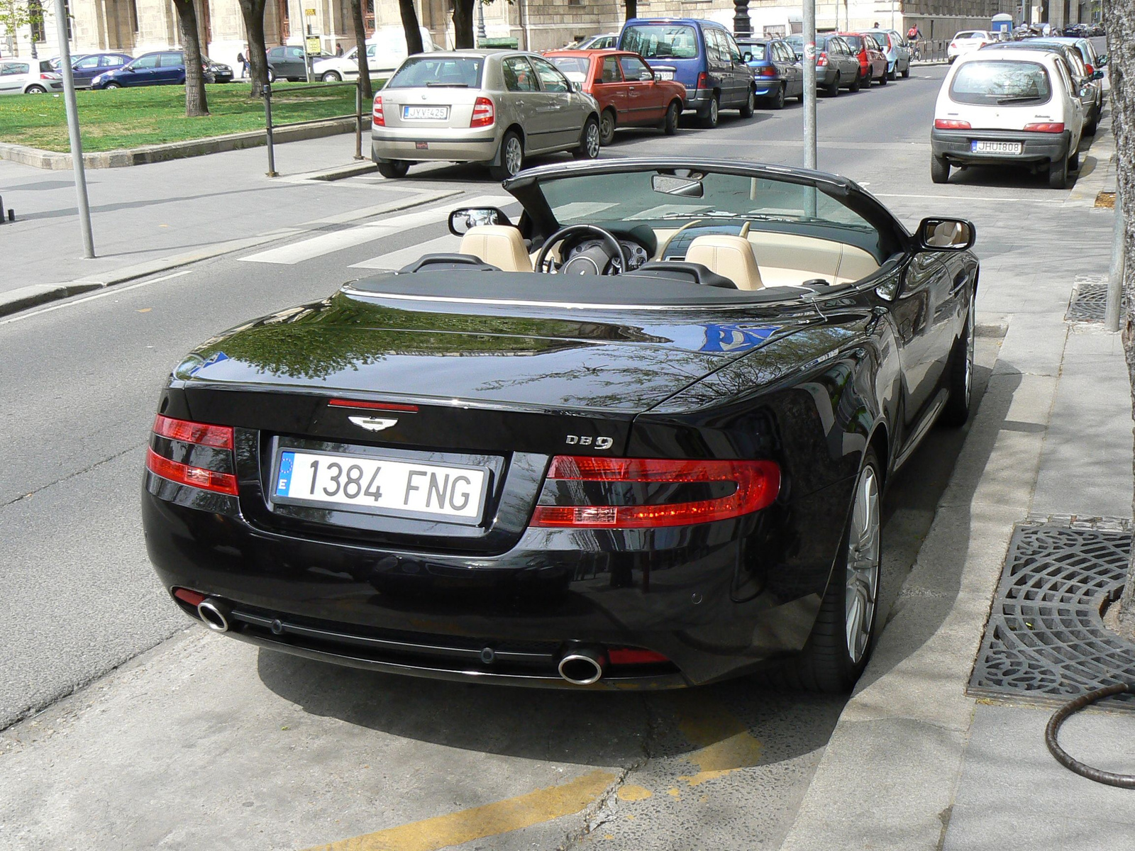 Aston Martin DB9 Volante 037