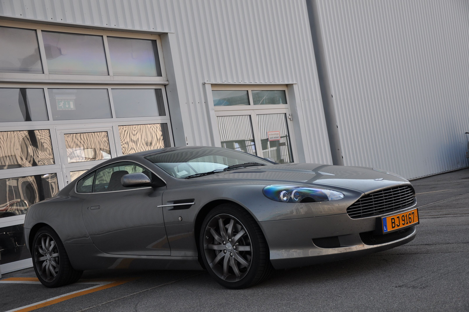 Aston Martin DB9