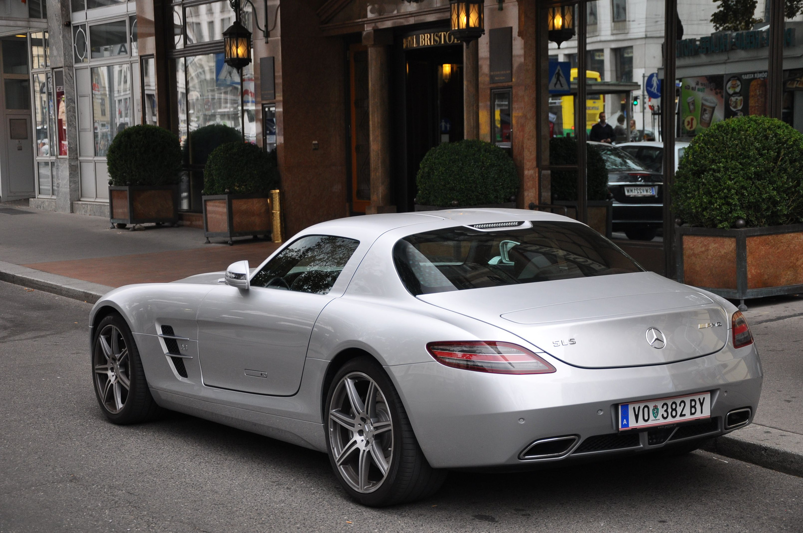 Mercedes SLS AMG