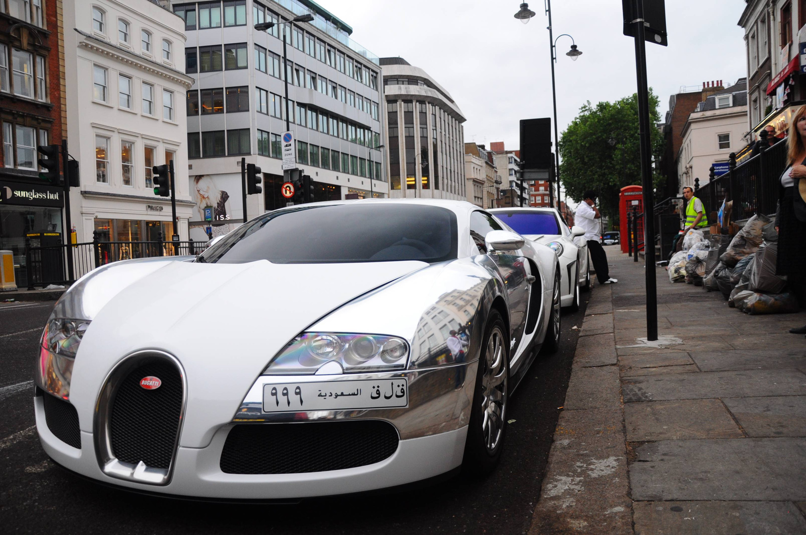 Bugatti Veyron & FAB Design Porsche Panamera