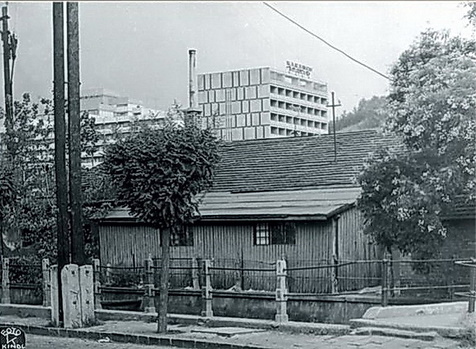Salgótarján, régen a piaci büfé hátulról, 1970