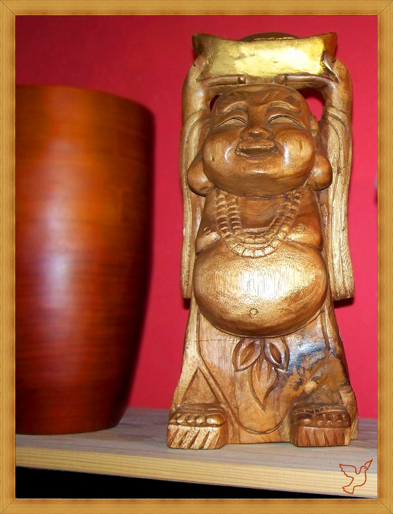 Buddhista sztupa, egy faszobor