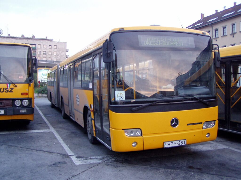 Mercedes-Connecto-volánbusz-051023-06