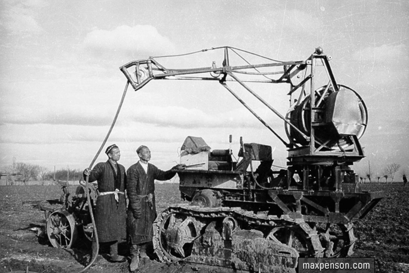 Szovjet villamos traktor Üzbegisztánban 1947-ben