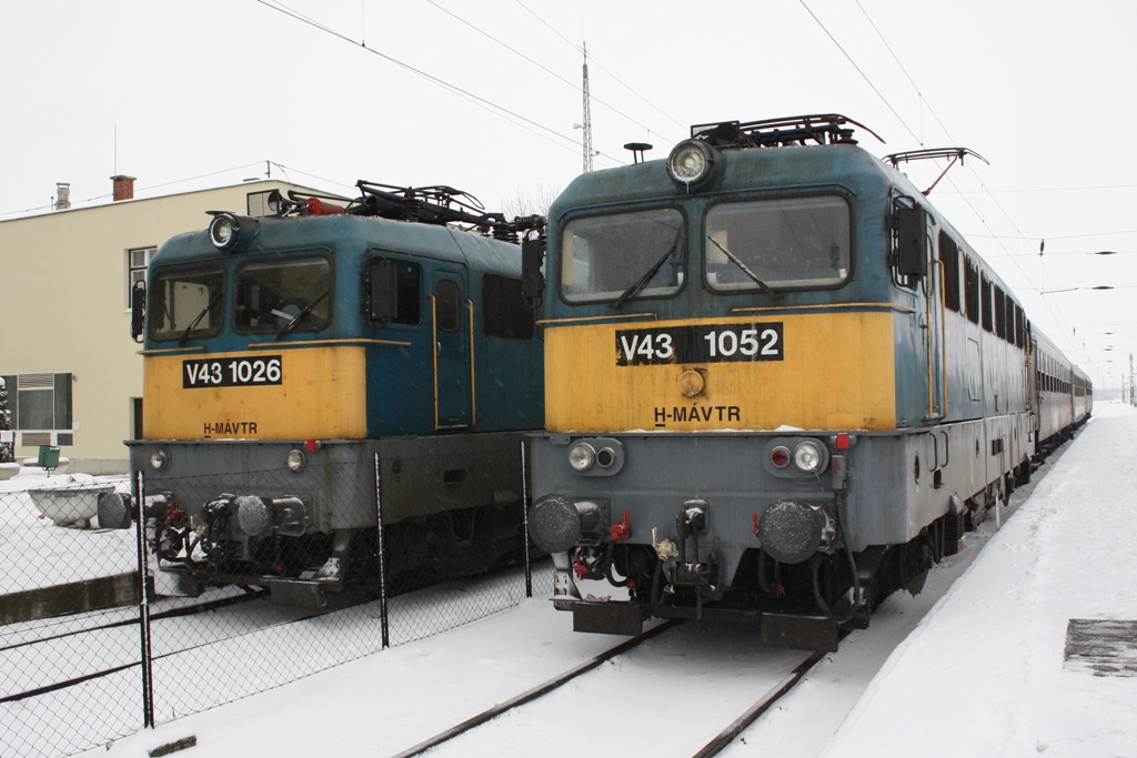 V43-1026 & 1052