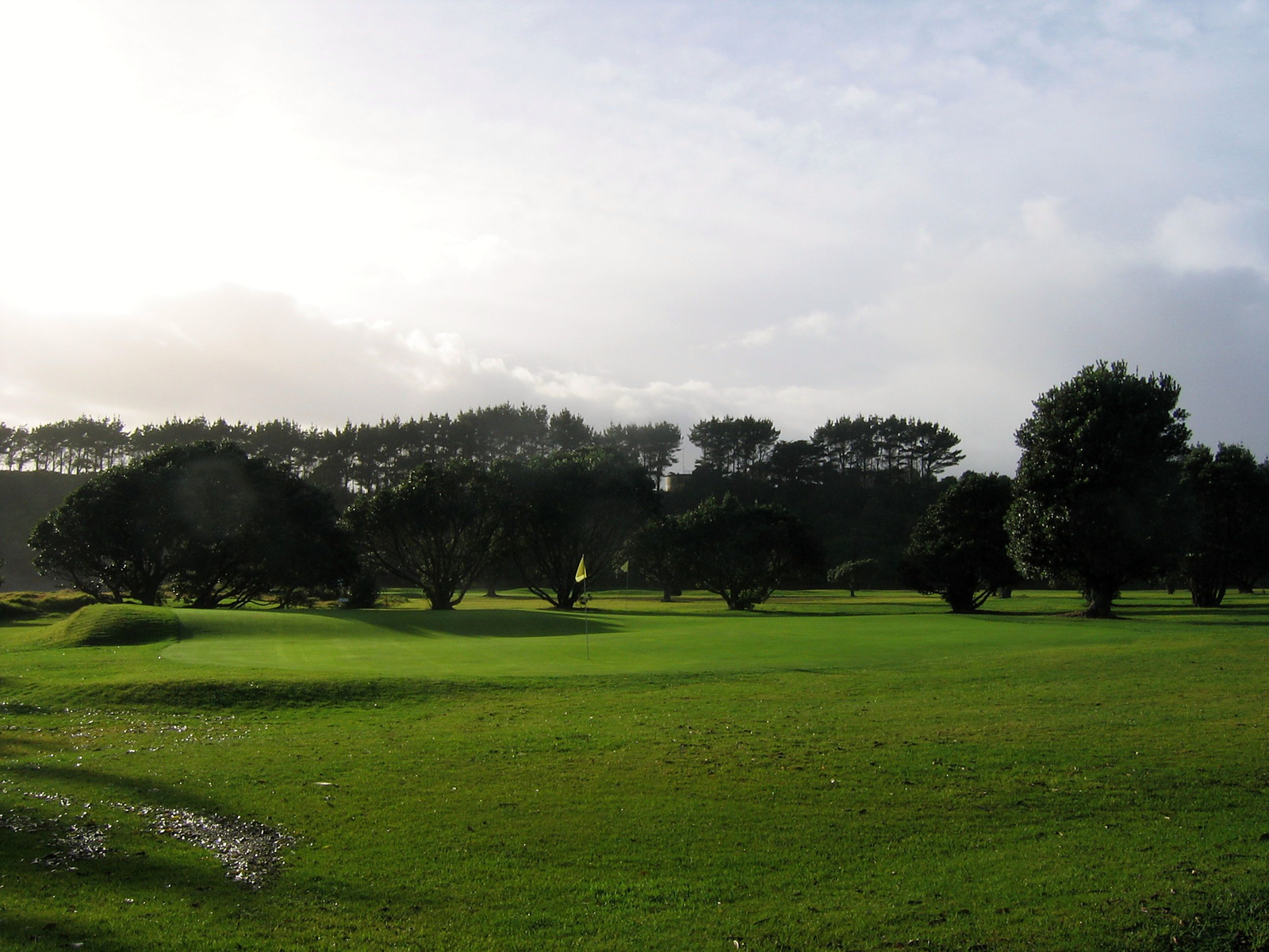 a lopott camping golfpályája