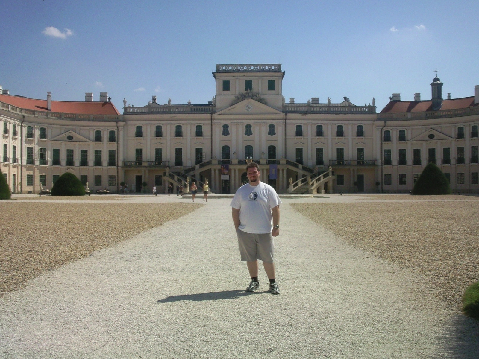 Fertőd és nem jó felől süt a nap.