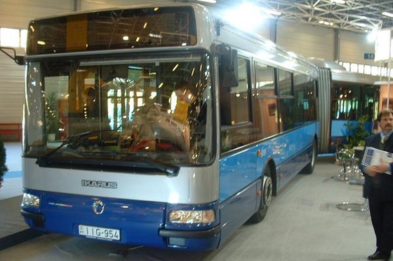 ikarus agora1